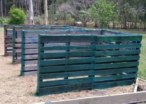 side view compost bays made from recycled pallets ssc.jpg
